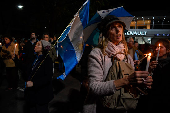 تظاهر مئات المواطنين فى الأرجنتين اليوم الثلاثاء، ضد قانون الإجهاض فى مدينة أوليفوس (6)