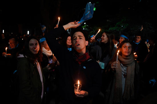 تظاهر مئات المواطنين فى الأرجنتين اليوم الثلاثاء، ضد قانون الإجهاض فى مدينة أوليفوس (2)