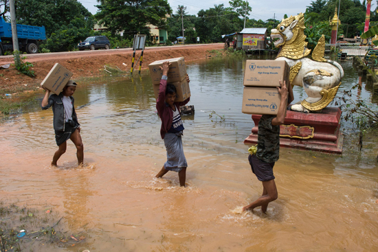 نزوح 150 ألف شخص من منازلهم بسبب الفيضانات فى ميانمار (5)