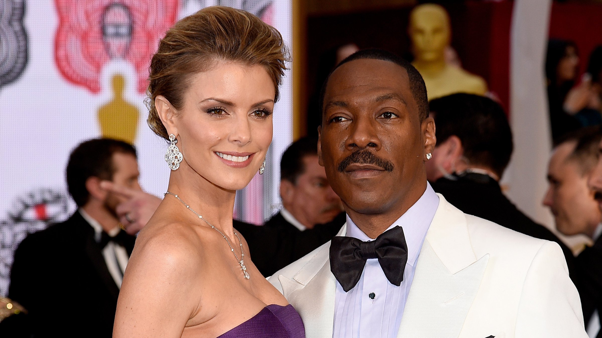 Женщина старше. Мужчина и женщина 40 лет. Саттон фостер и хью джекман. Он младше ее на 10 лет. Хесус лус и мадонна.