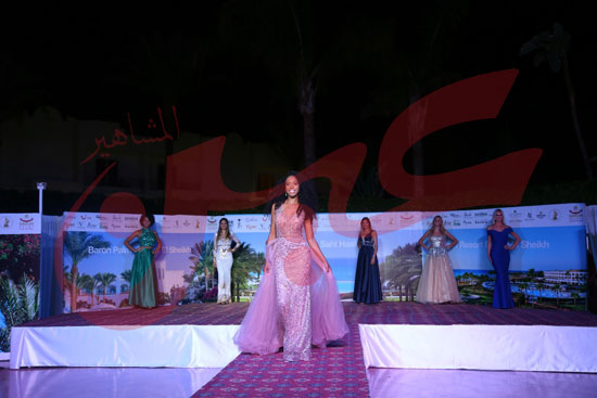 ملكات جمال بلجيكا يرفعون علم مصر في مدينة الحب والسلام  شرم الشيخ  (19)