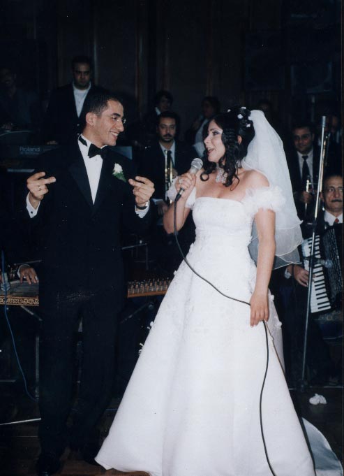 منى زكى و أحمد حلمى فى حفل زفافهما
