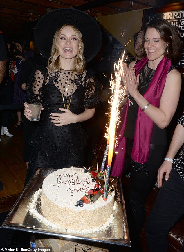 اوليفيا وايلد تحتفل بعيد ميلادها الـ 35 (7)
