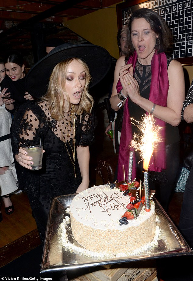 اوليفيا وايلد تحتفل بعيد ميلادها الـ 35 (9)