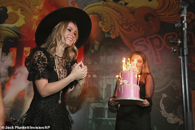 اوليفيا وايلد تحتفل بعيد ميلادها الـ 35 (1)