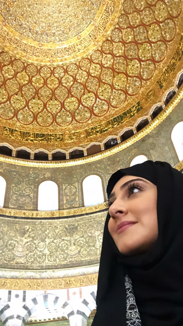 تكريم البحرينية هيفاء حسين فى فلسطين وزيارتها للقدس (2)