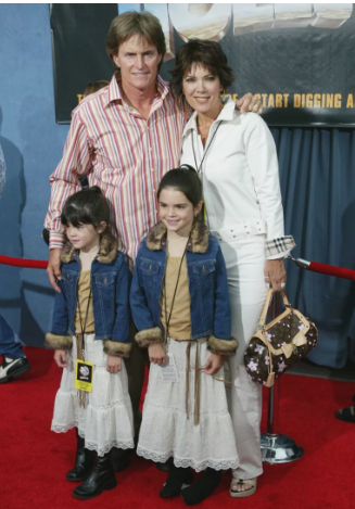 في ابريل 2003 كان بروس و كريس مع ابنتيهما كيلي و كيندال باحدي الحفلات