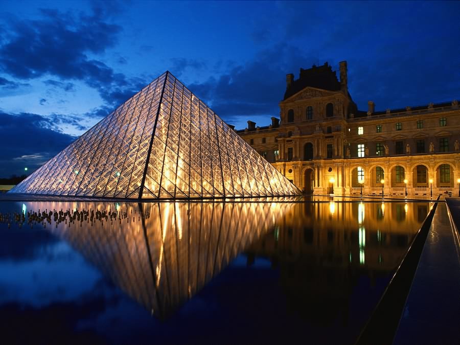 1pyramid-louvre-museum-paris-france2