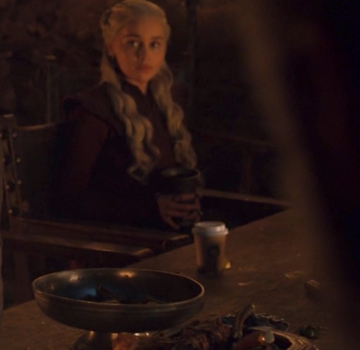 ظهور كوب قهوة ورقية فى مسلسل Game Of Thrones