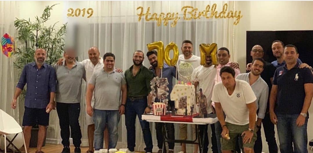 أحمد عز يحتفل بعيد ميلاده برفقه أصدقائه في الساحل الشمالي (2)