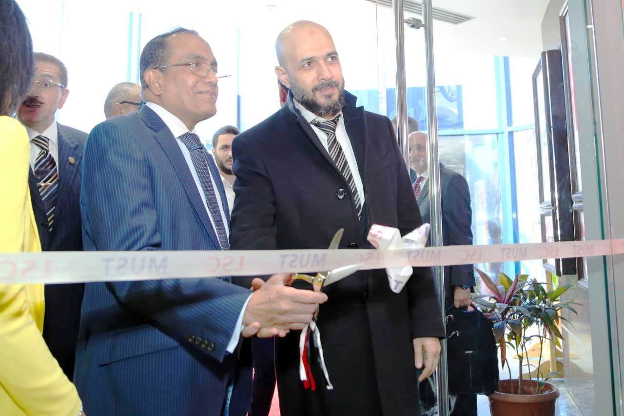 افتتاح مقر لجامعة لندن سكول للتجارة بجامعة مصر للعلوم والتكنولوجيا (2)