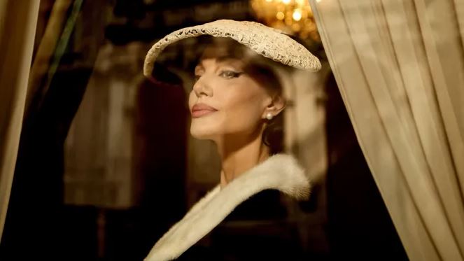انجلينا جولي  في فيلم ماريا (1)