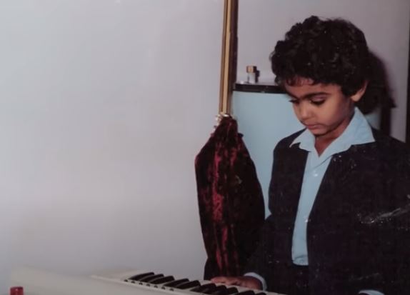 تامر حسني في مرحلة الطفولة (1)