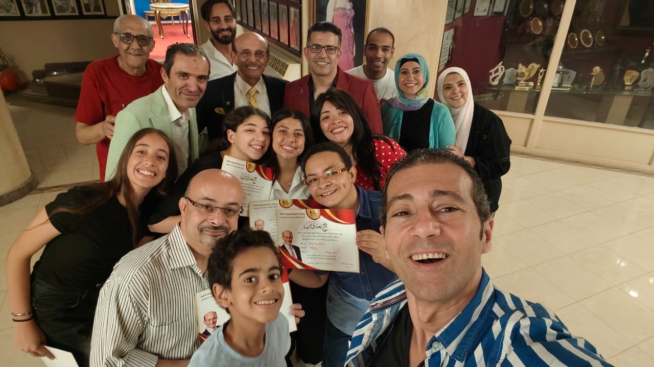 محمد صبحي يحتفل بتخريج دفعة جديدة (2)