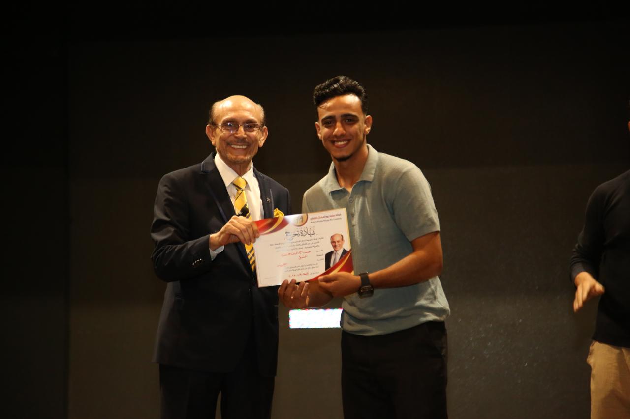 محمد صبحي يحتفل بتخريج دفعة جديدة (6)