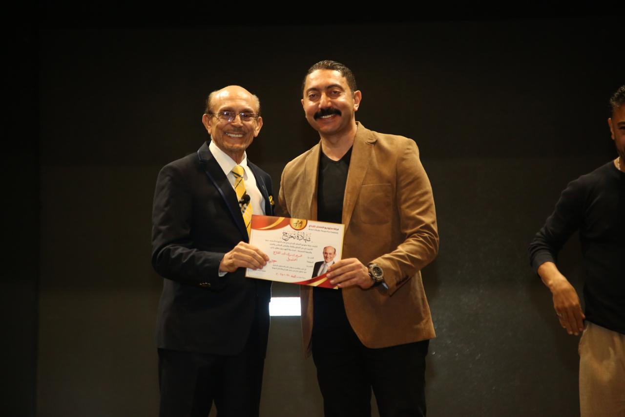 محمد صبحي يحتفل بتخريج دفعة جديدة (8)