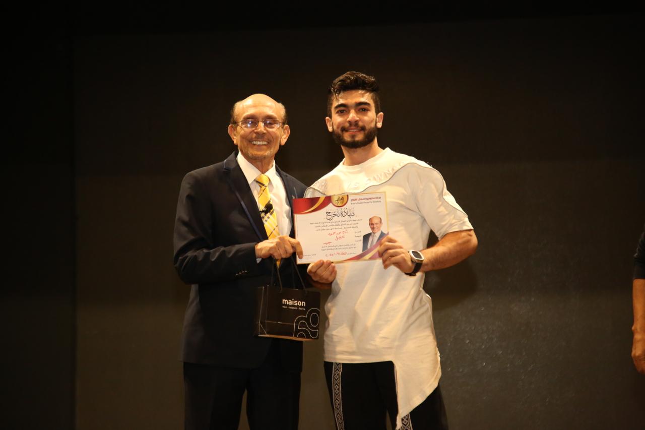 محمد صبحي يحتفل بتخريج دفعة جديدة (17)