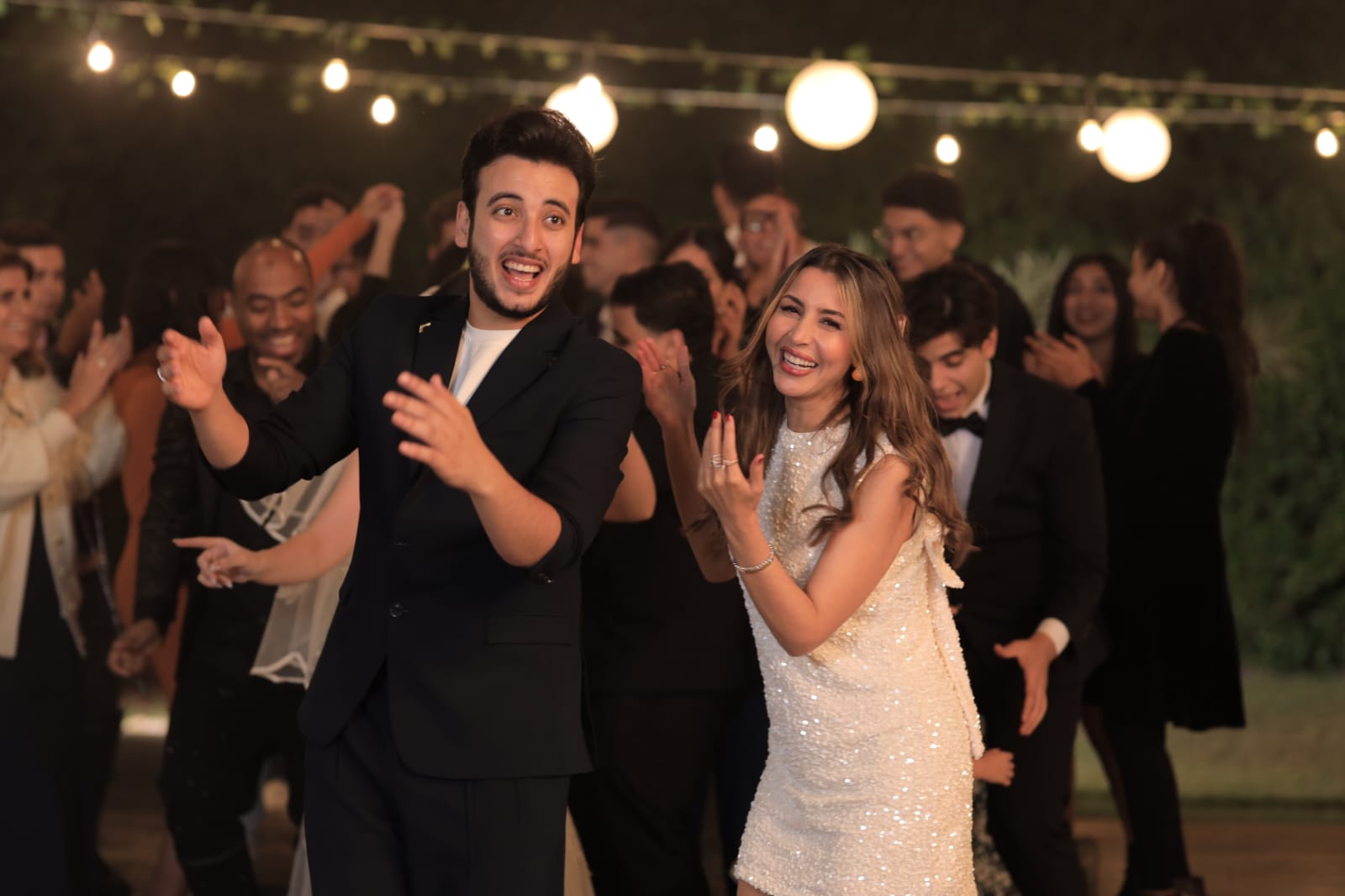 جنات والحسن عادل ينتهيان من تصوير كليب الليلة حلوة (5)