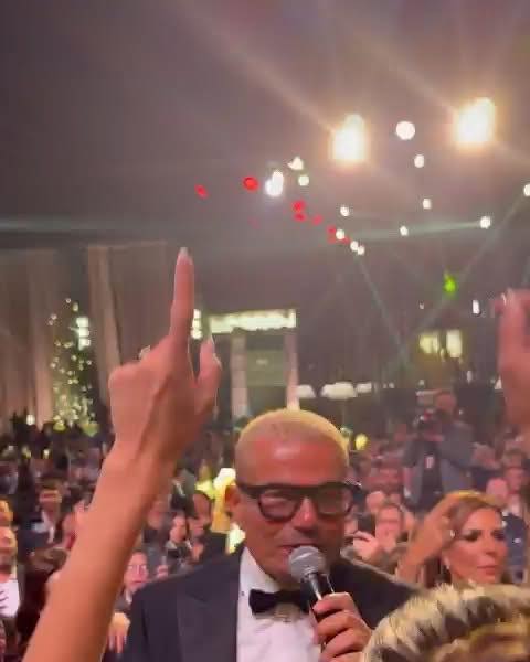 عمرو دياب في حفل الزفاف