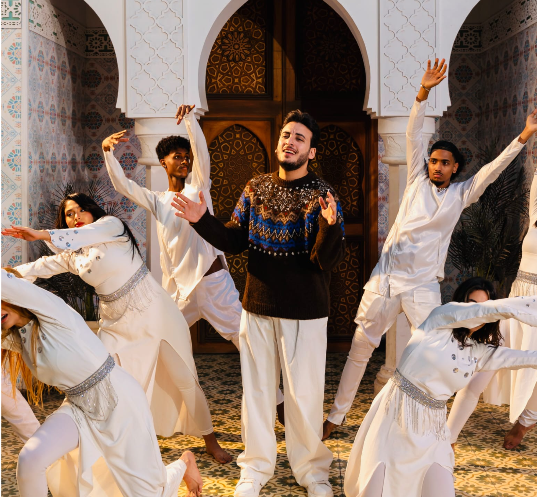 الحسن عادل فى تصوير كليب كل سنة