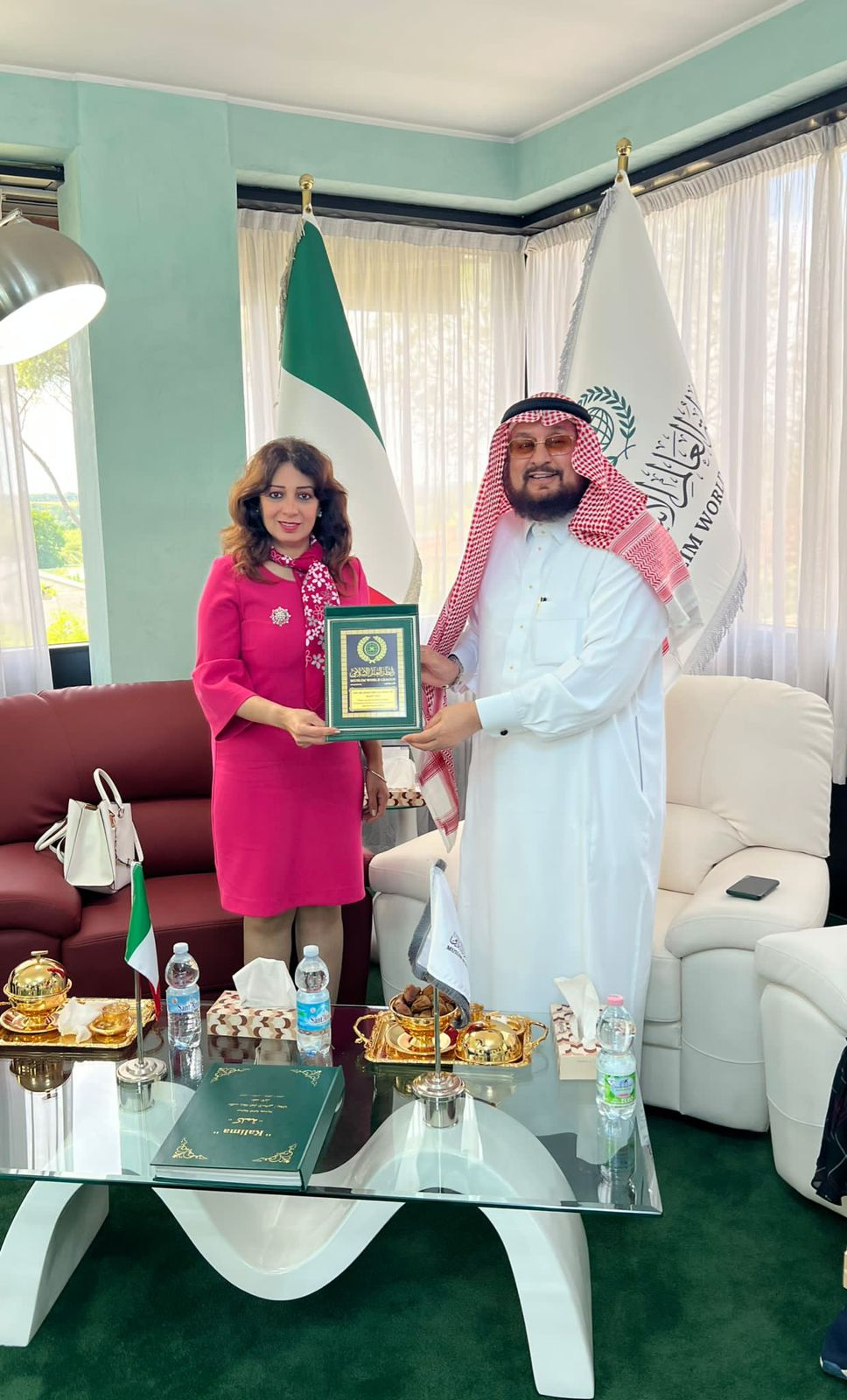 عبد العزيز سرحان يزور الاكاديمية المصرية للفنون ويستضيف مديرة الاكاديمية (3)