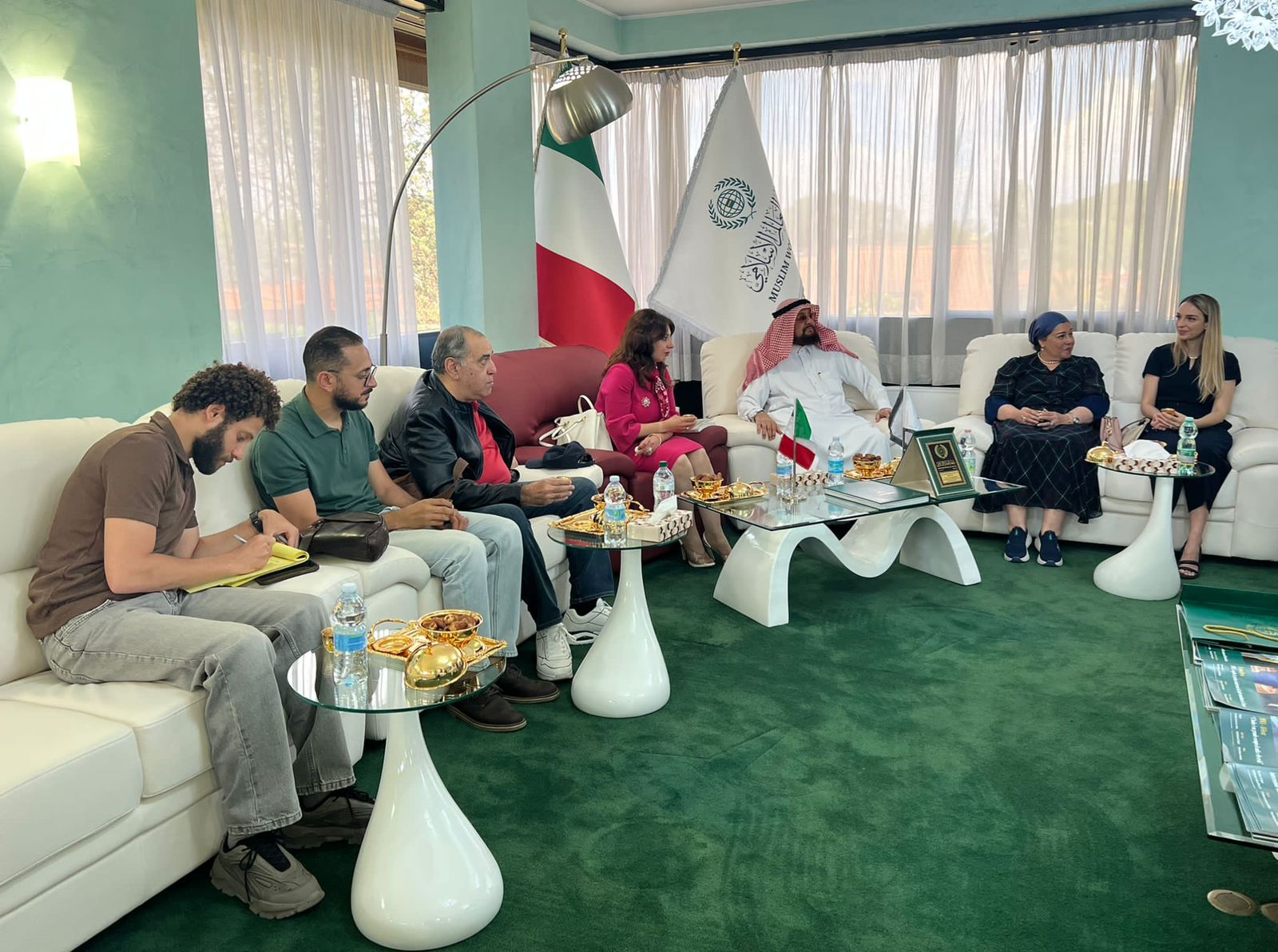 عبد العزيز سرحان يزور الاكاديمية المصرية للفنون ويستضيف مديرة الاكاديمية (5)