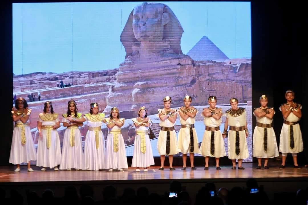 عرض مسرحى (7)