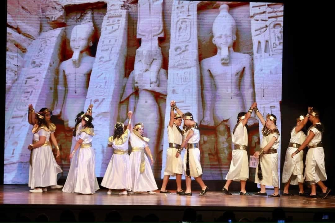 عرض مسرحى (6)