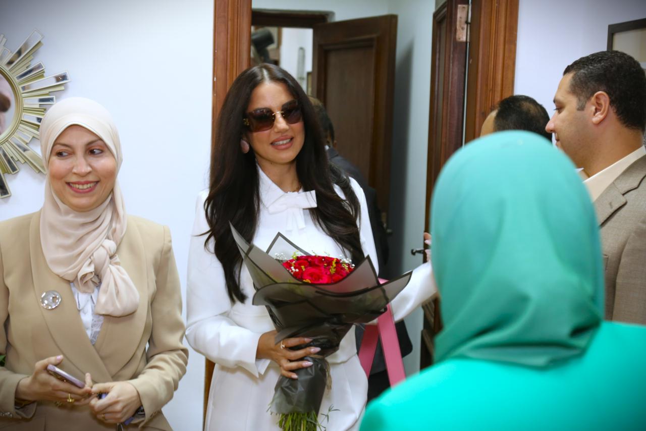 تكريم الفنانة درة  (2)
