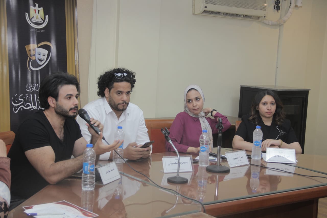 جلسة ختامية للمحور الفكري بالمهرجان القومي للمسرح (12)