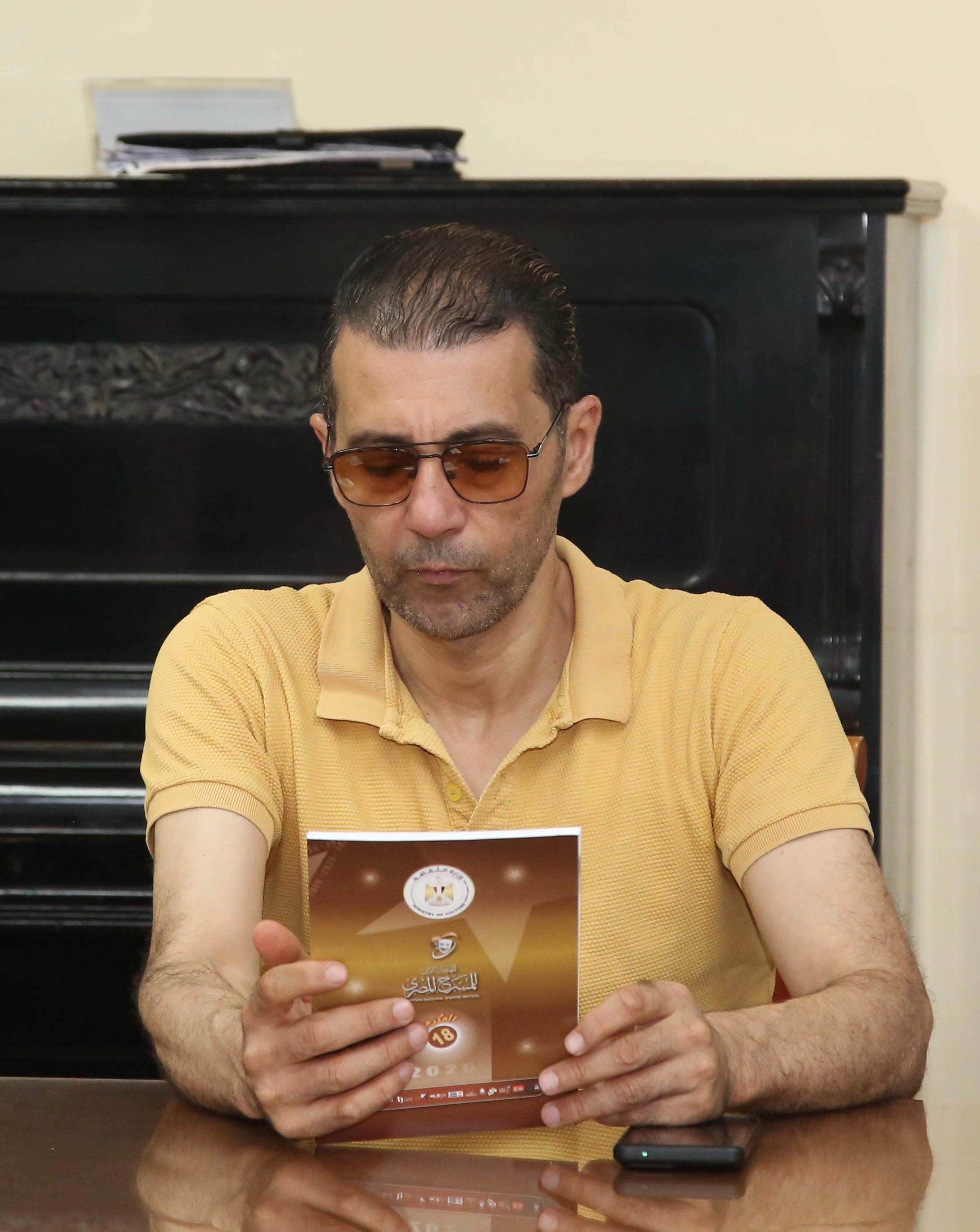 حفل توقيع كتاب (1)