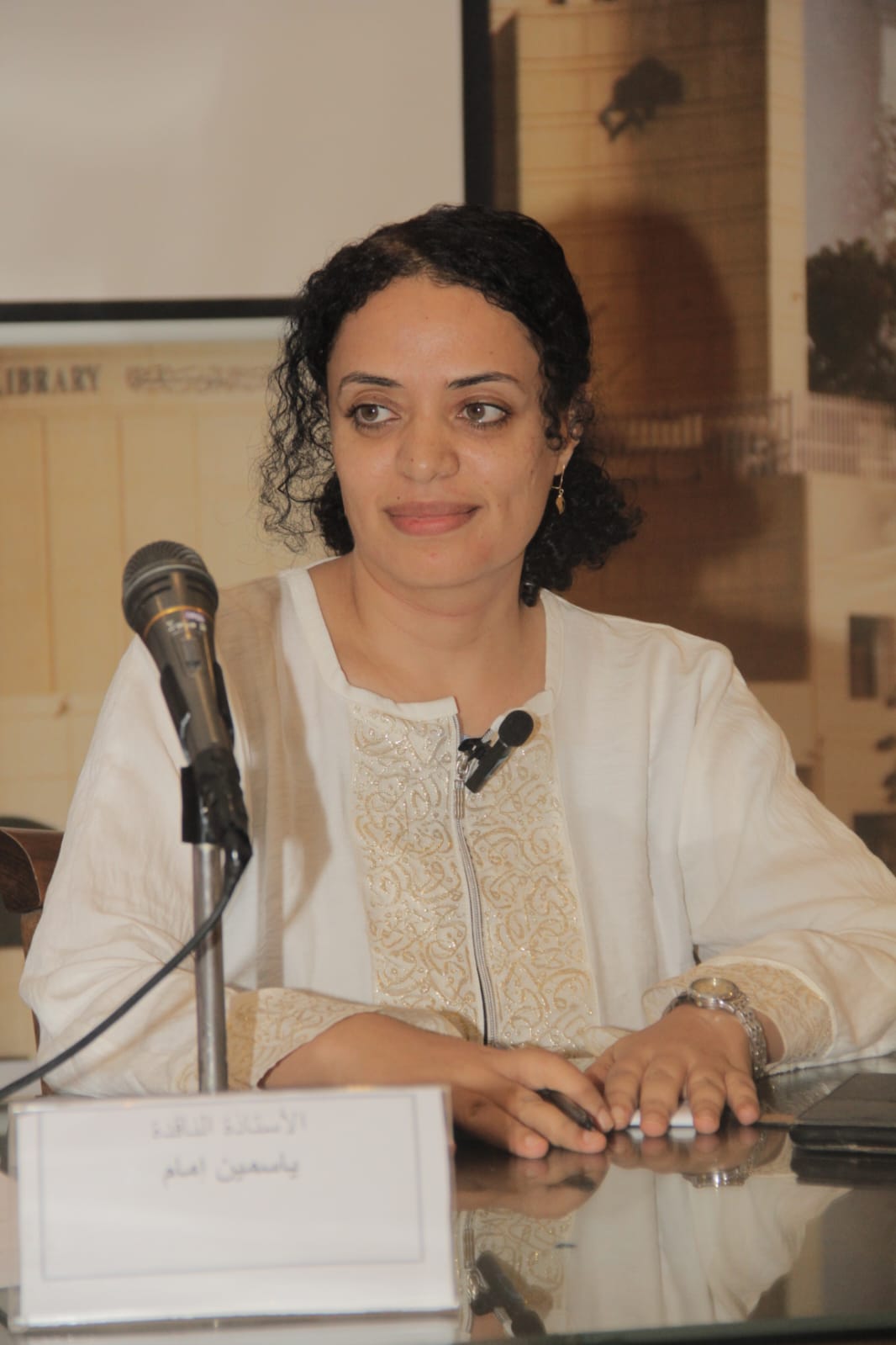 خلال الندوة (12)