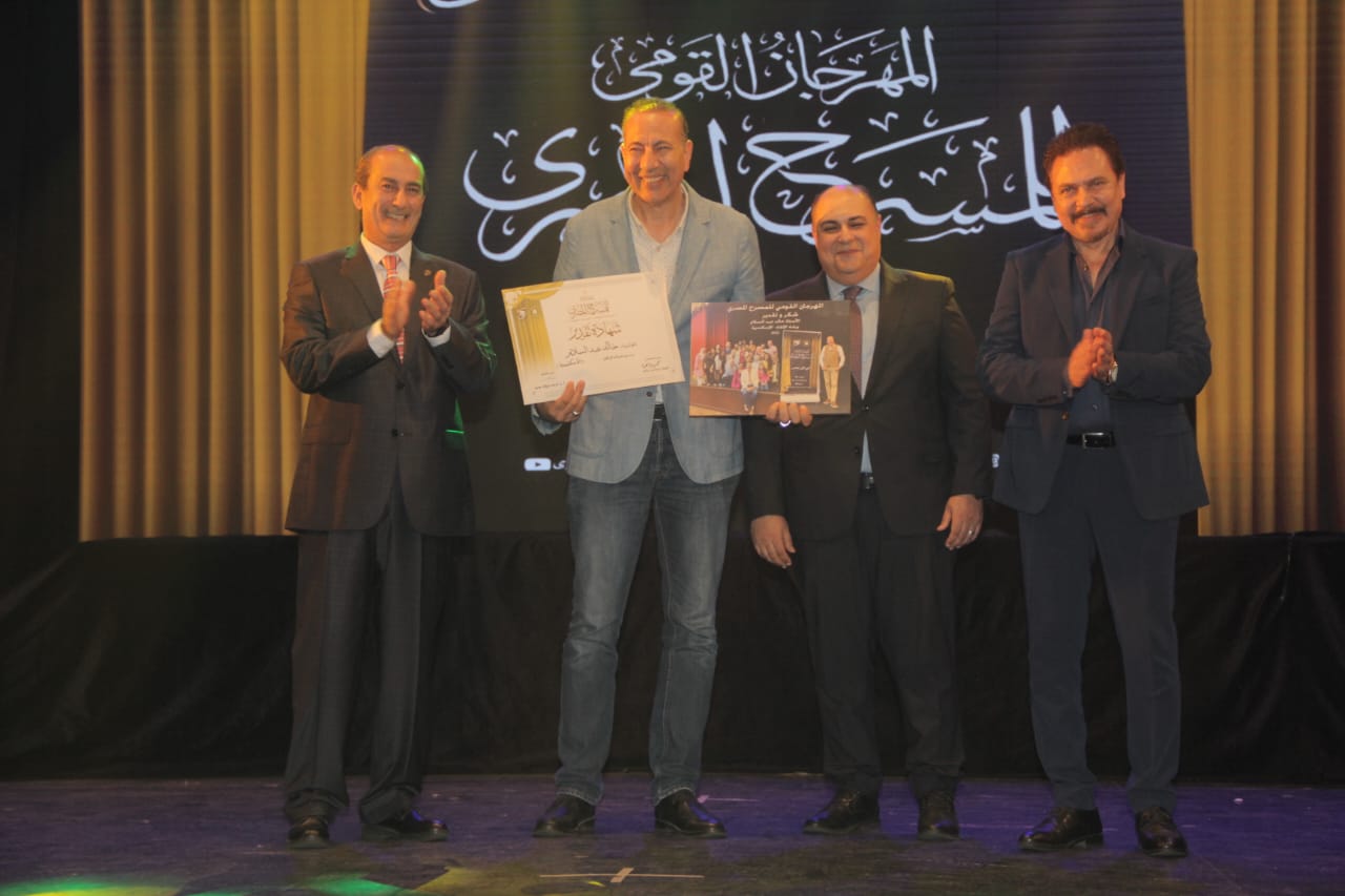 منح شهادات مشاركة لمتدربي الورش  (3)