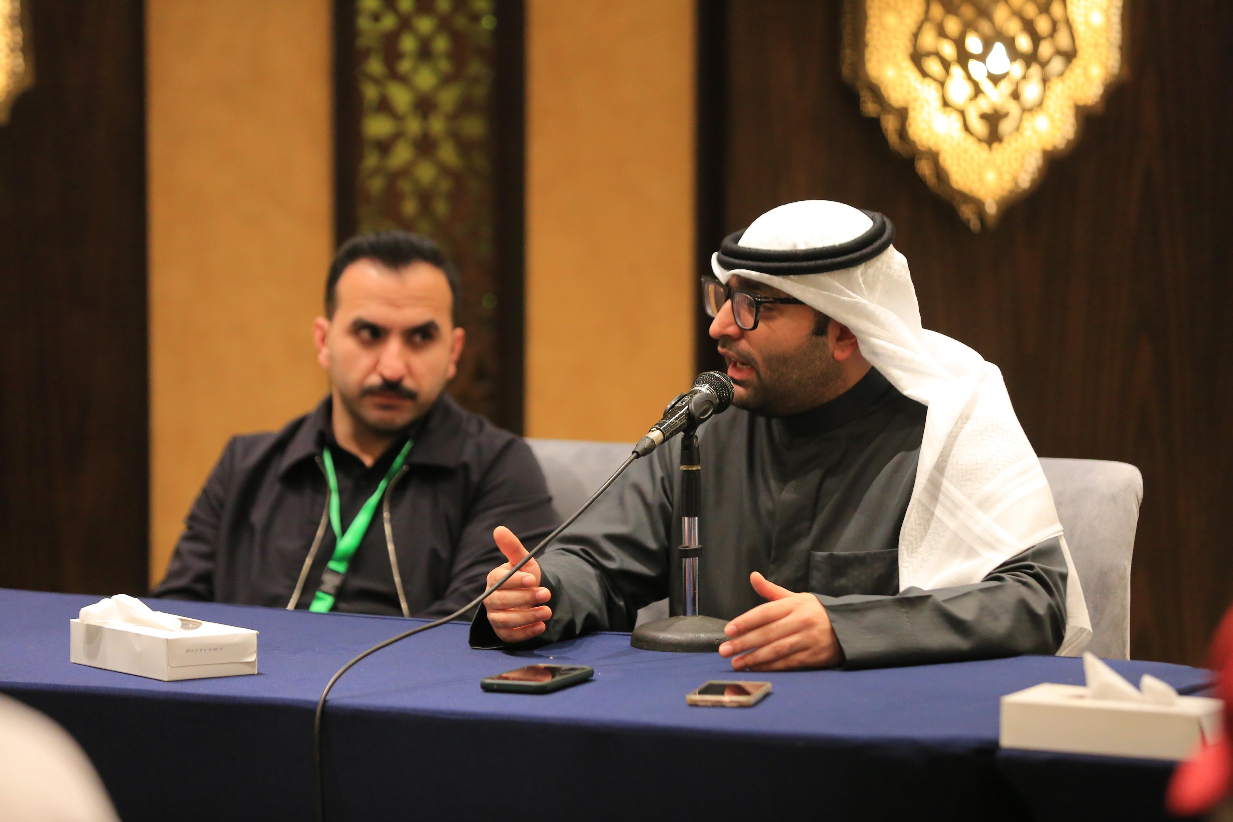 جانب من الندوة (1)