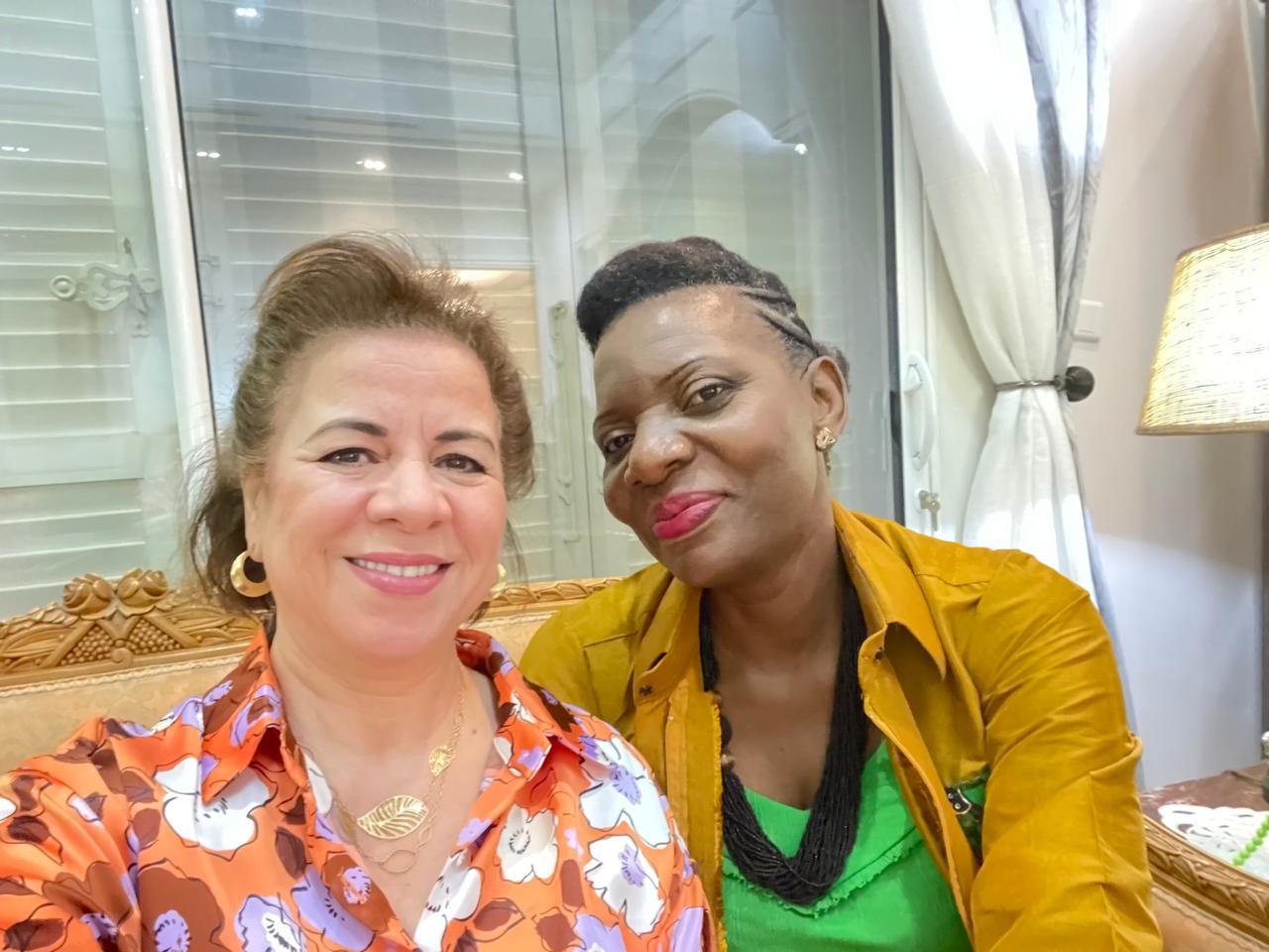 عزة الحسيني تمثّل مهرجان الأقصر في تحكيم يارها (4)