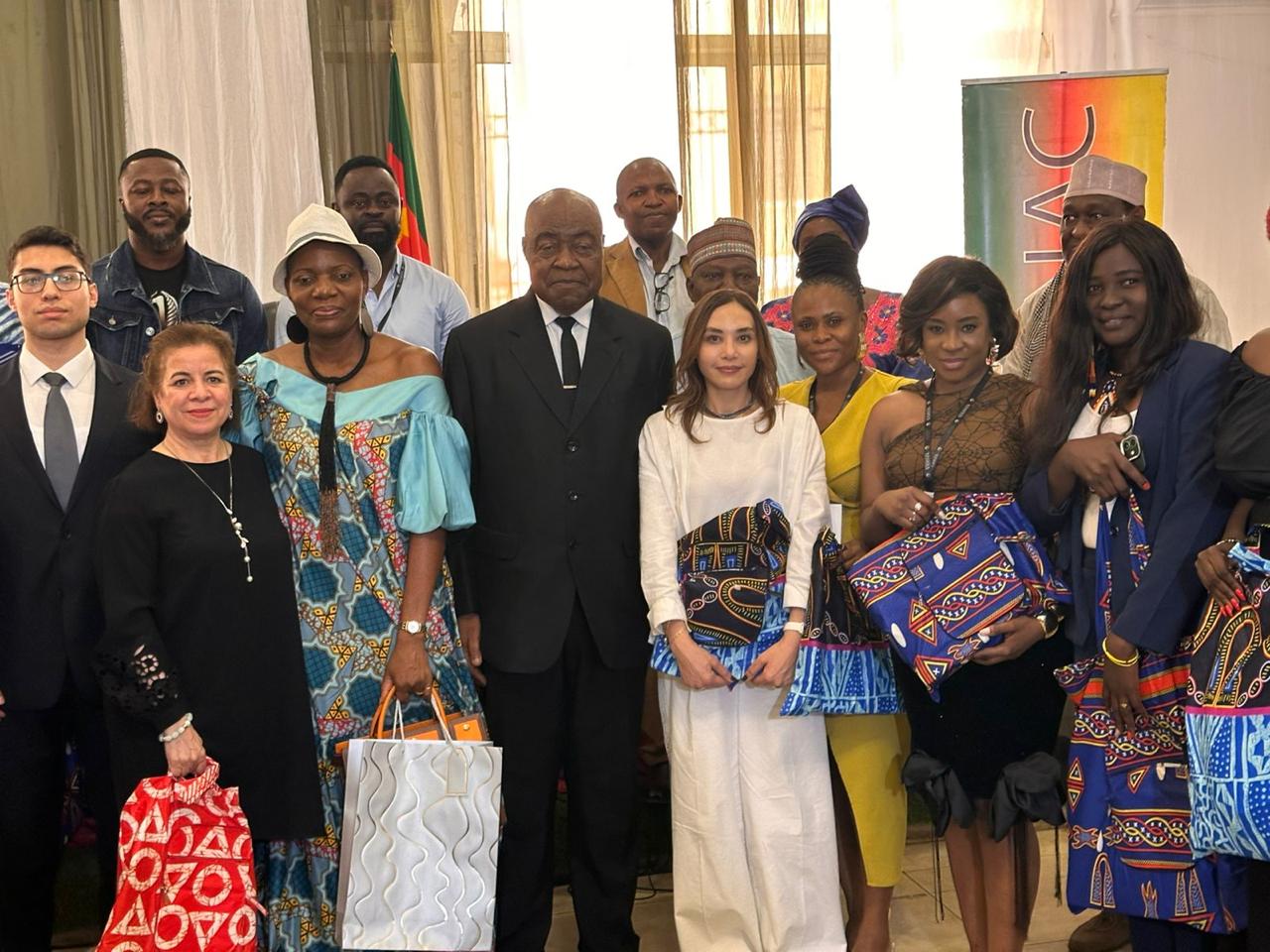 عزة الحسيني تمثّل مهرجان الأقصر في تحكيم يارها (5)