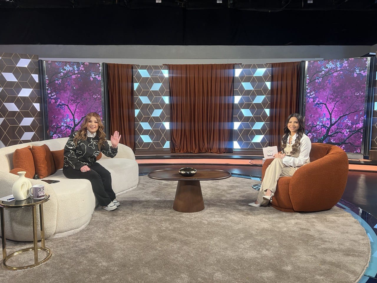 جانب من كواليس البرنامج جانب من كواليس البرنامج