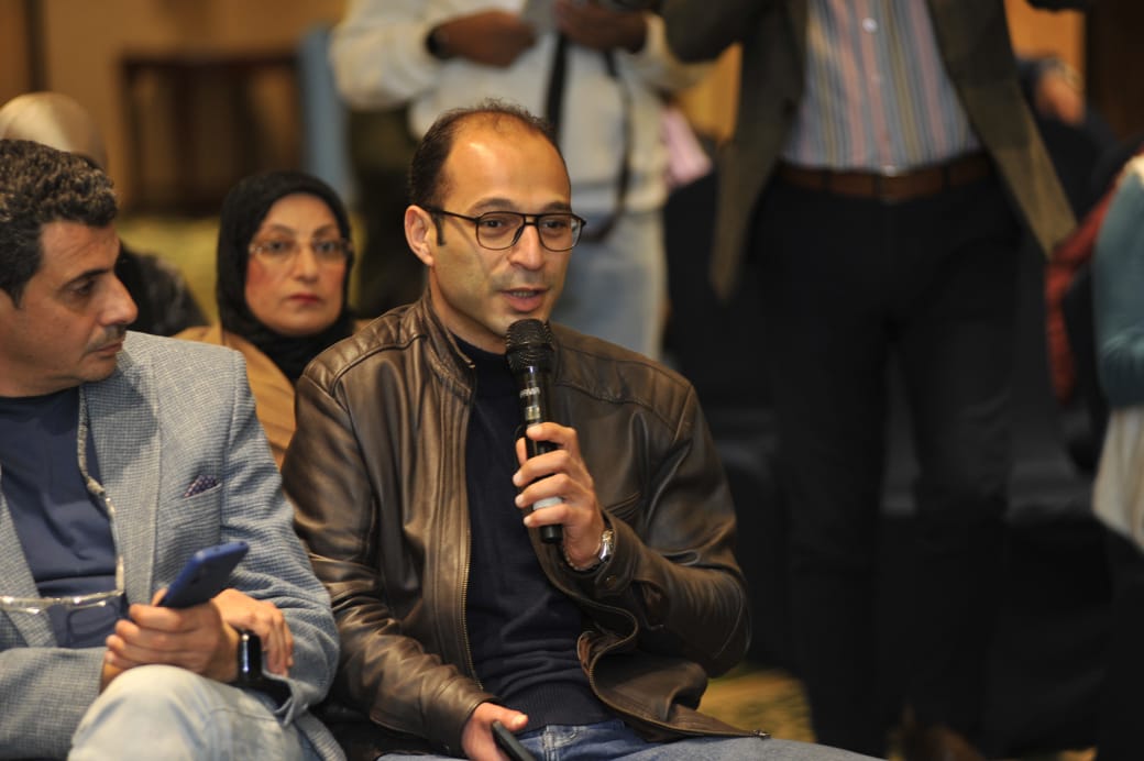 مؤتمر صحفي  (1)