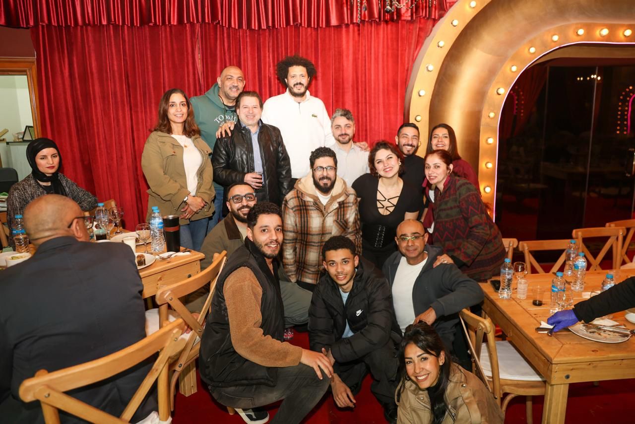 المخرج احمد البوهي يقيم افطارا جماعيا  (2)