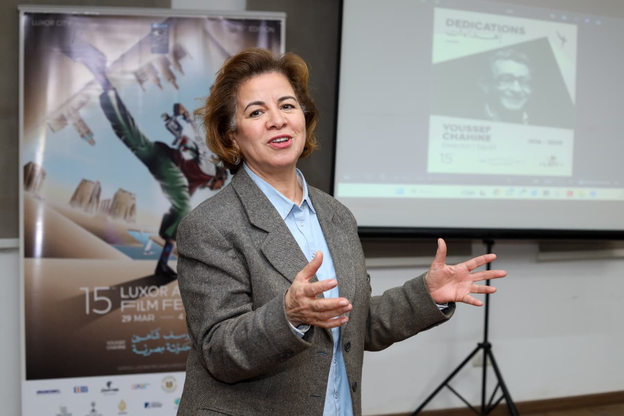 مديرة المهرجان ومؤسسته المخرجة عزة الحسيني