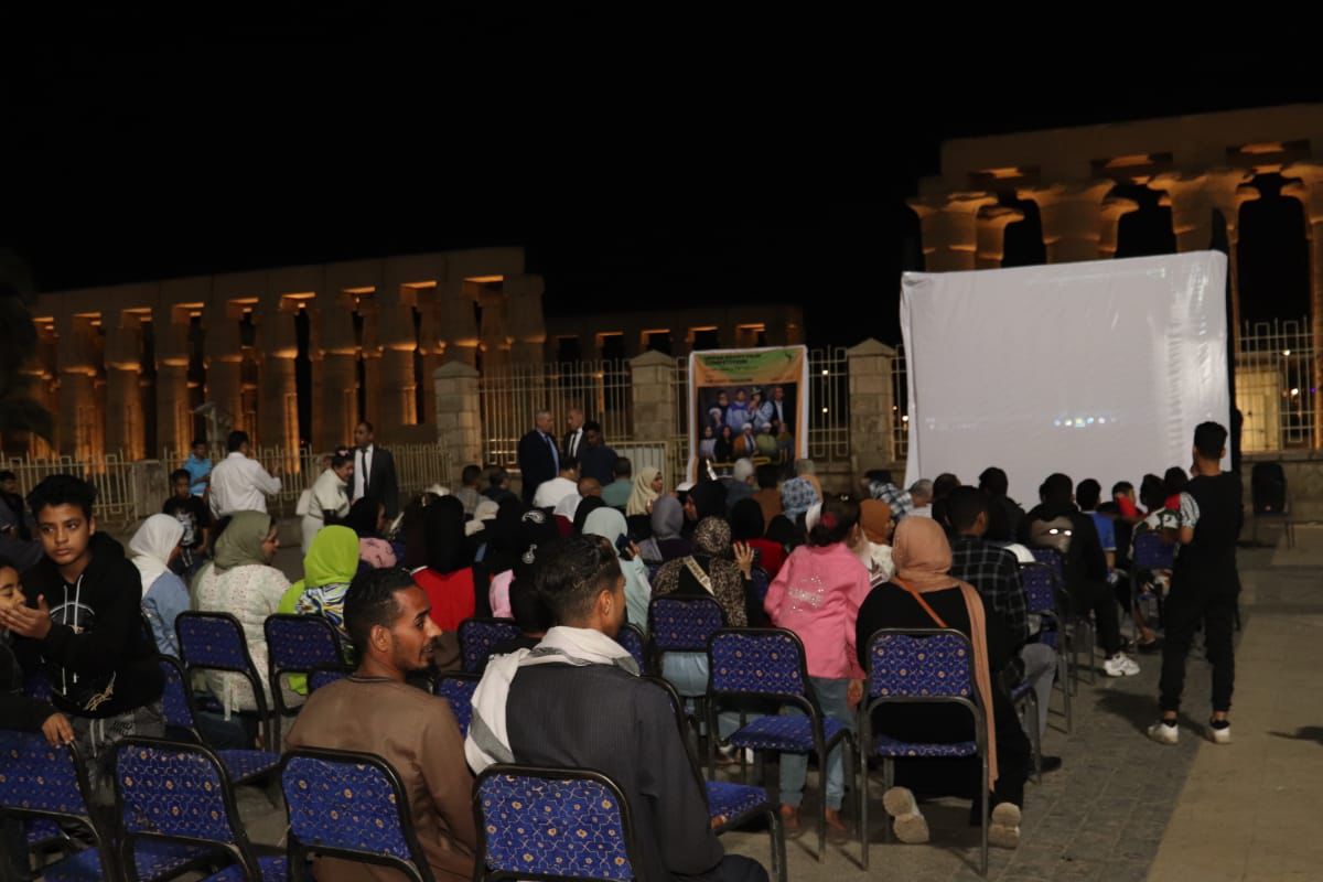 حضور جماهيرى (1)