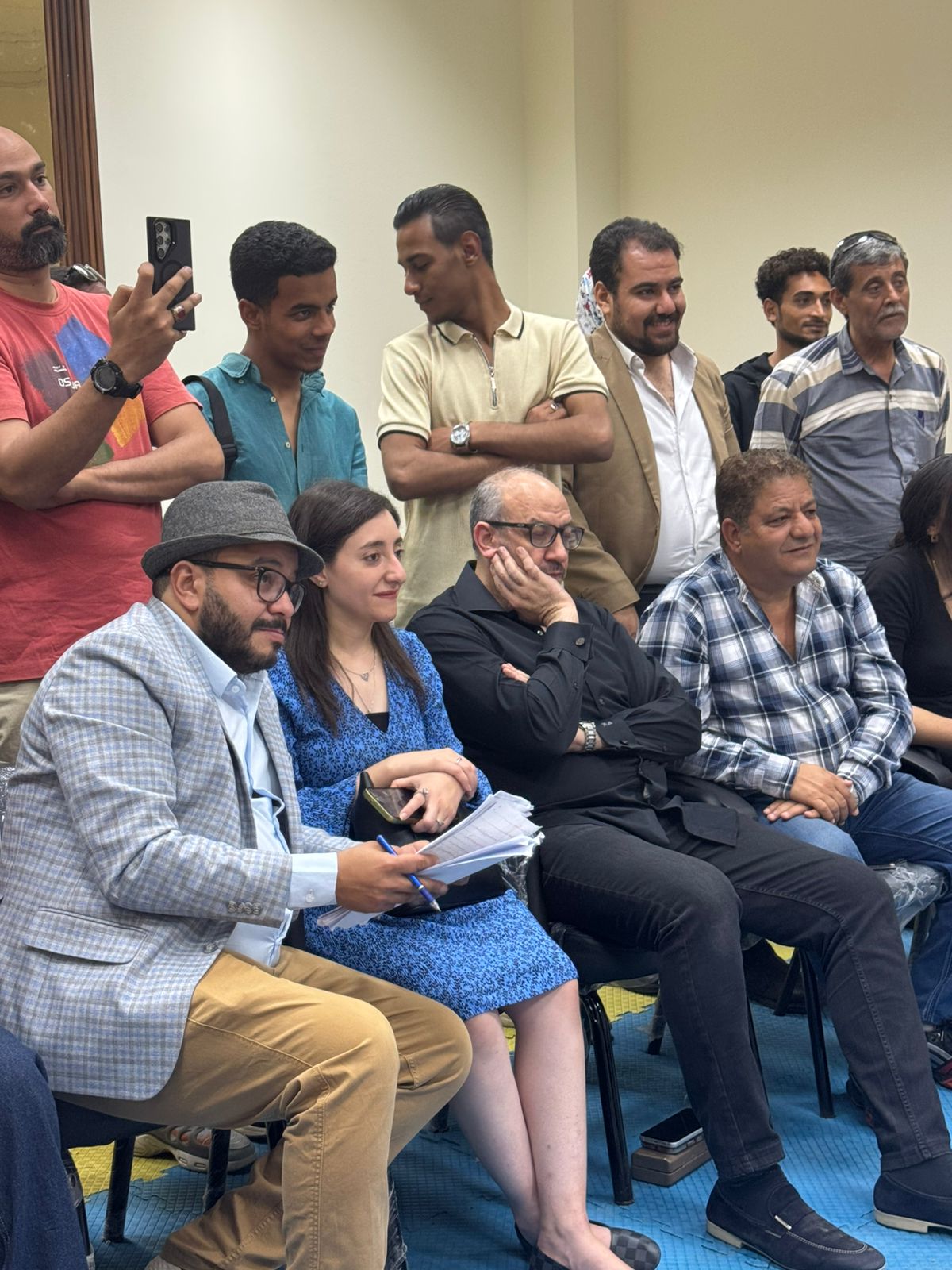 تقديم شهادات المشاركة للمتدربين بورش مهرجان الأقصر (13)