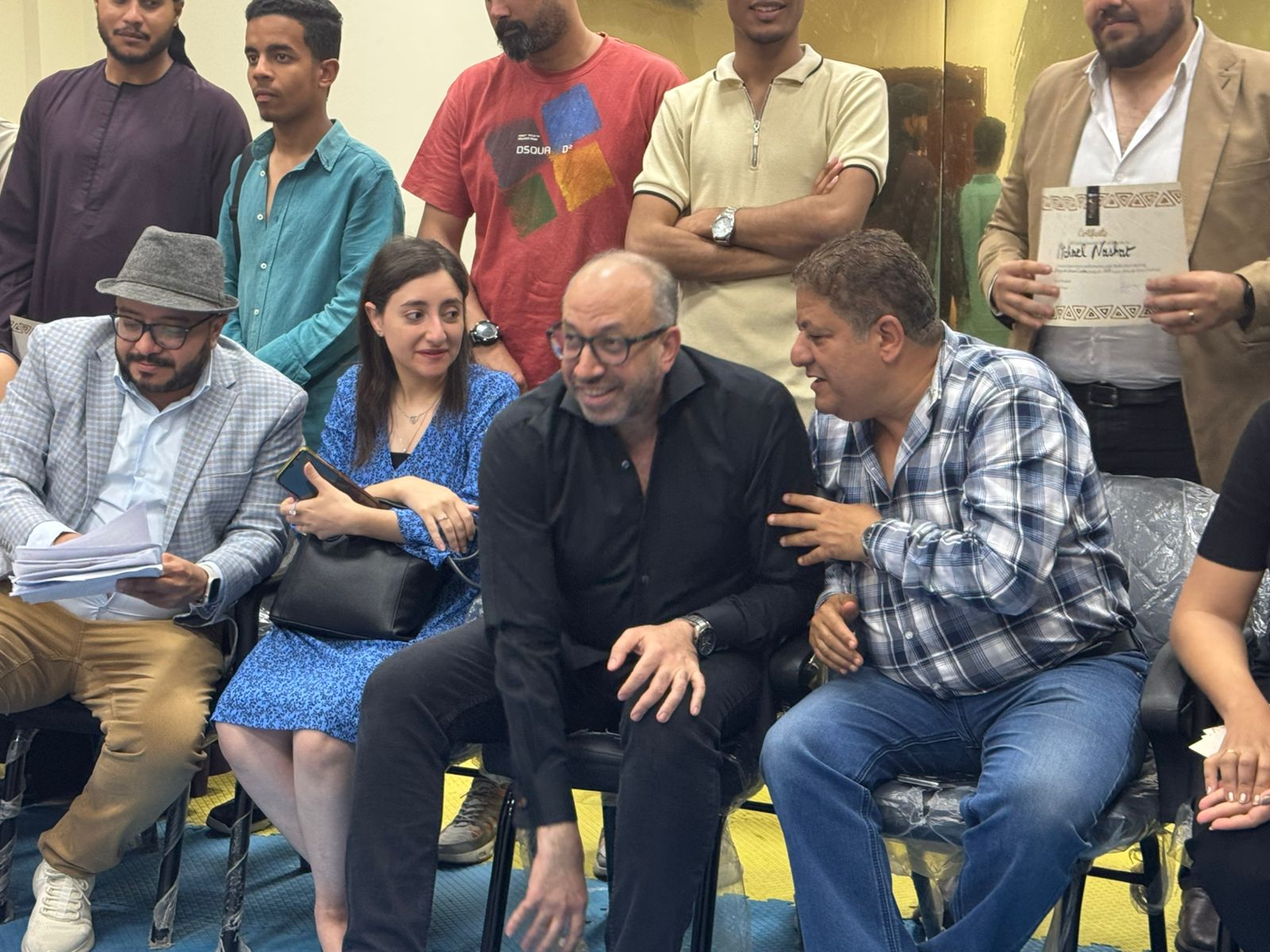 تقديم شهادات المشاركة للمتدربين بورش مهرجان الأقصر (24)