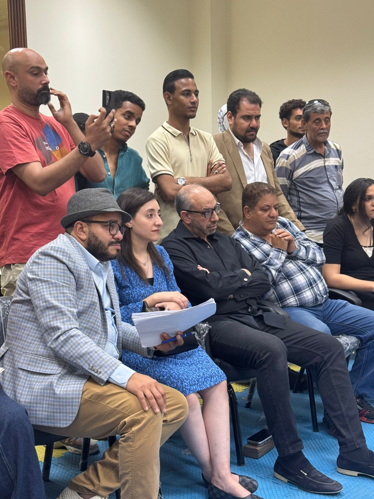 تقديم شهادات المشاركة للمتدربين بورش مهرجان الأقصر (7)