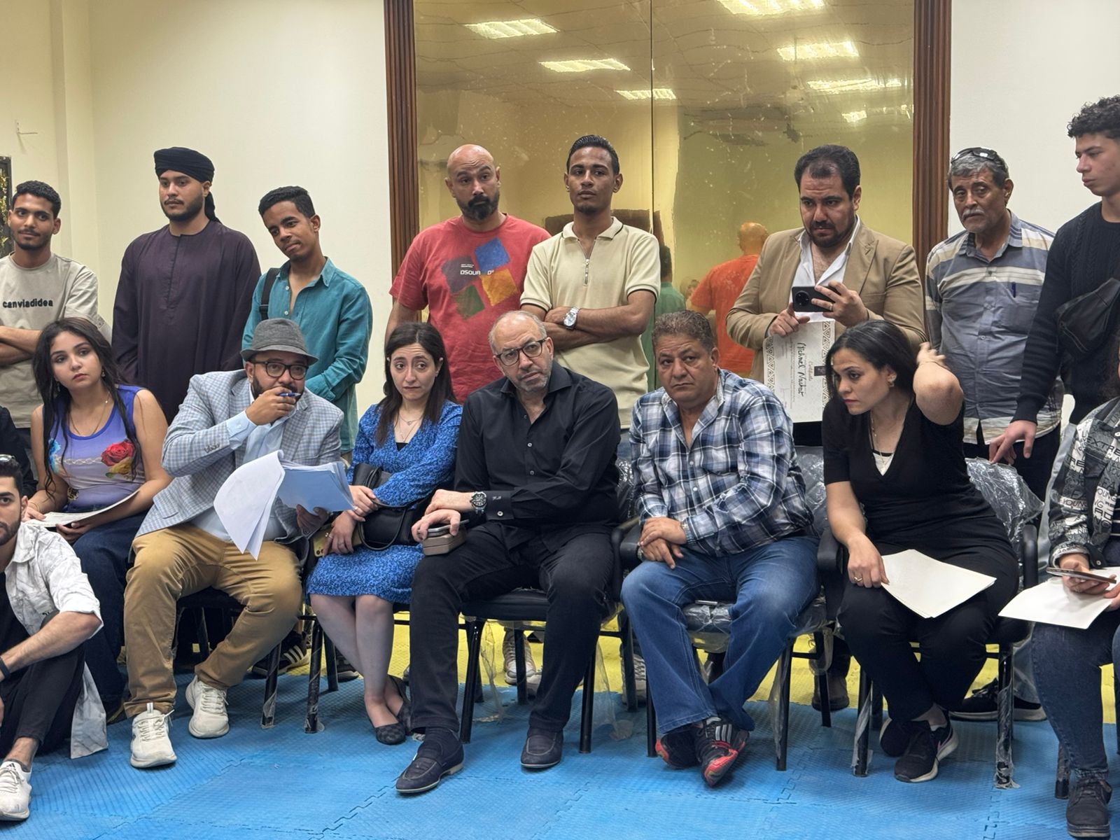 تقديم شهادات المشاركة للمتدربين بورش مهرجان الأقصر (3)