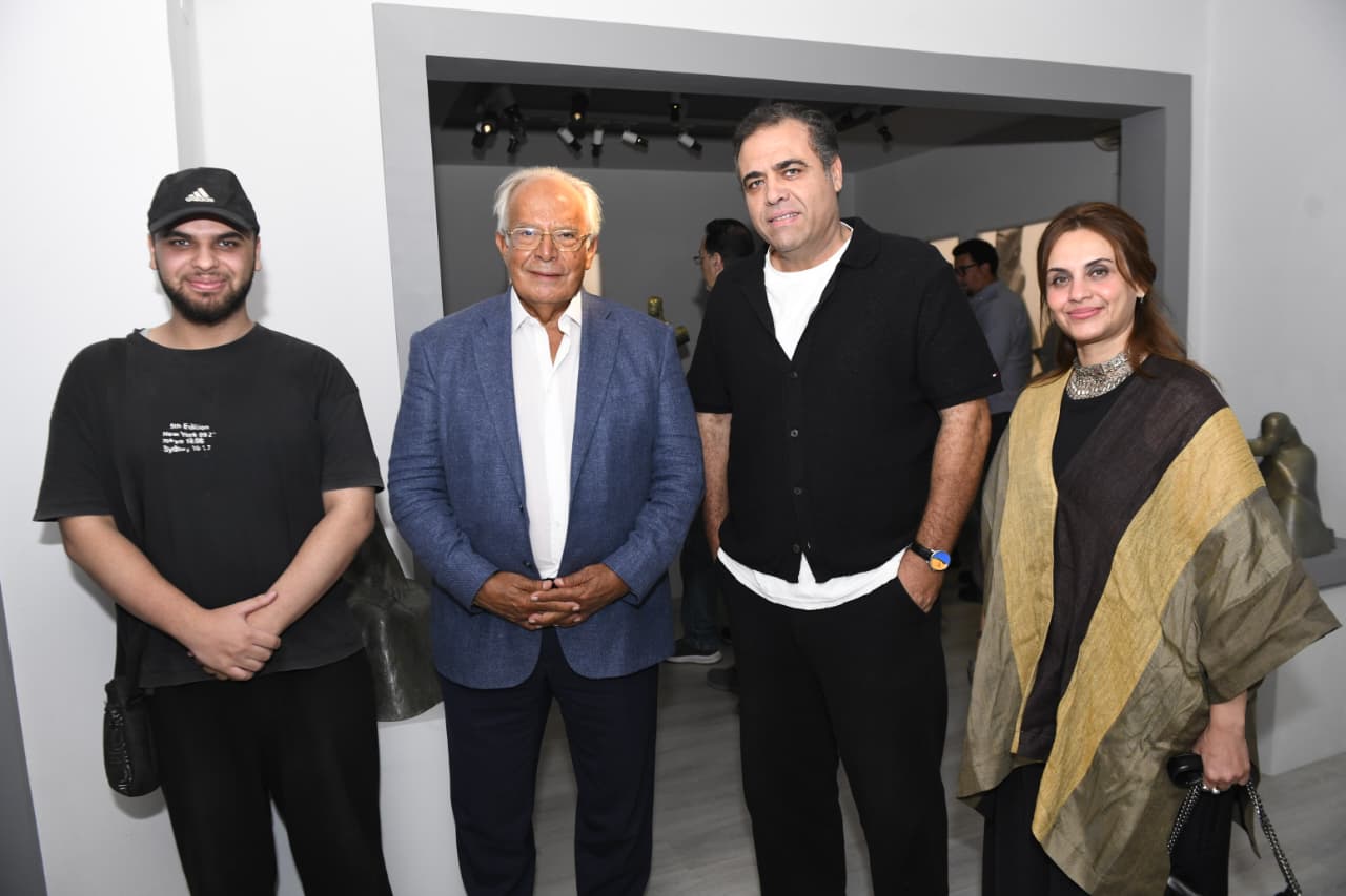 جانب من افتتاح معرض عصام درويش (1)