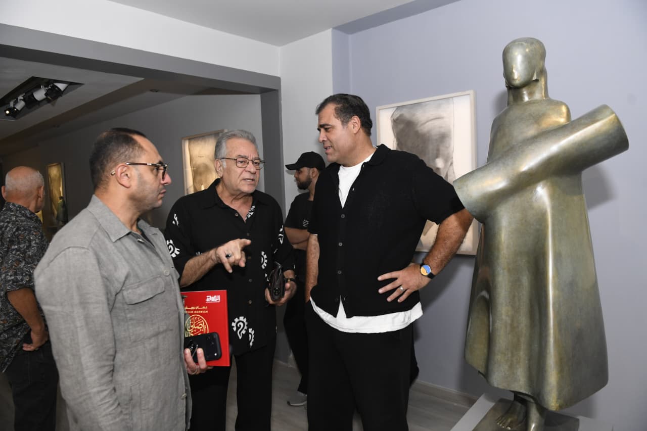 جانب من افتتاح معرض عصام درويش (8)