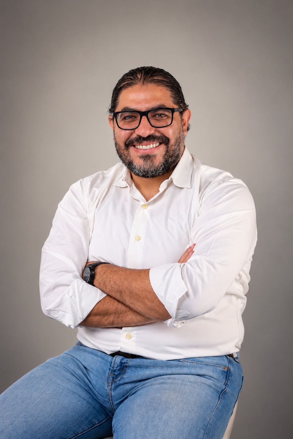 الدكتور أحمد أبو الوفا أخصائي الطب النفسي ومقدم البرنامج الإذاعي صديق القطر الدكتور أحمد أبو الوفا أخصائي الطب النفسي ومقدم البرنامج الإذاعي صديق القطر