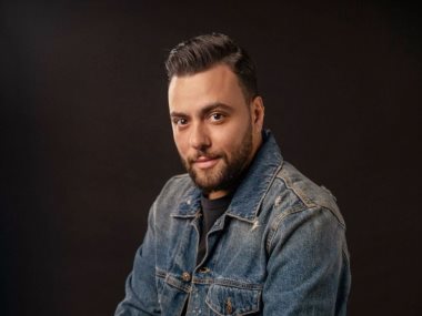 ادم البنا