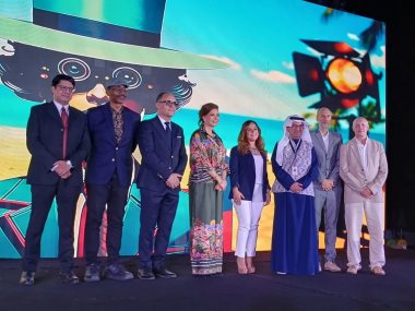 تكريم شيري عادل وعمر عبد العزيز ومنال سلامة